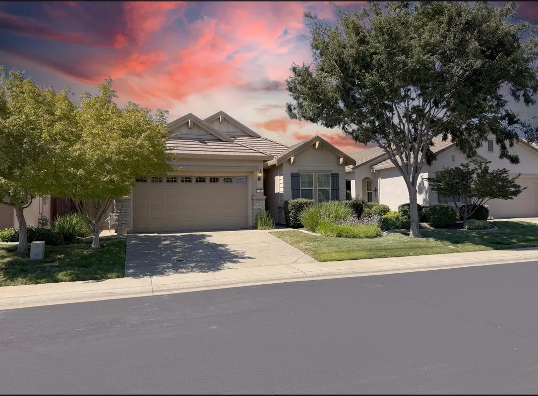 Property Slideshow image 1 of 33 | 2144 arlington dr, Roseville, CA, 95747