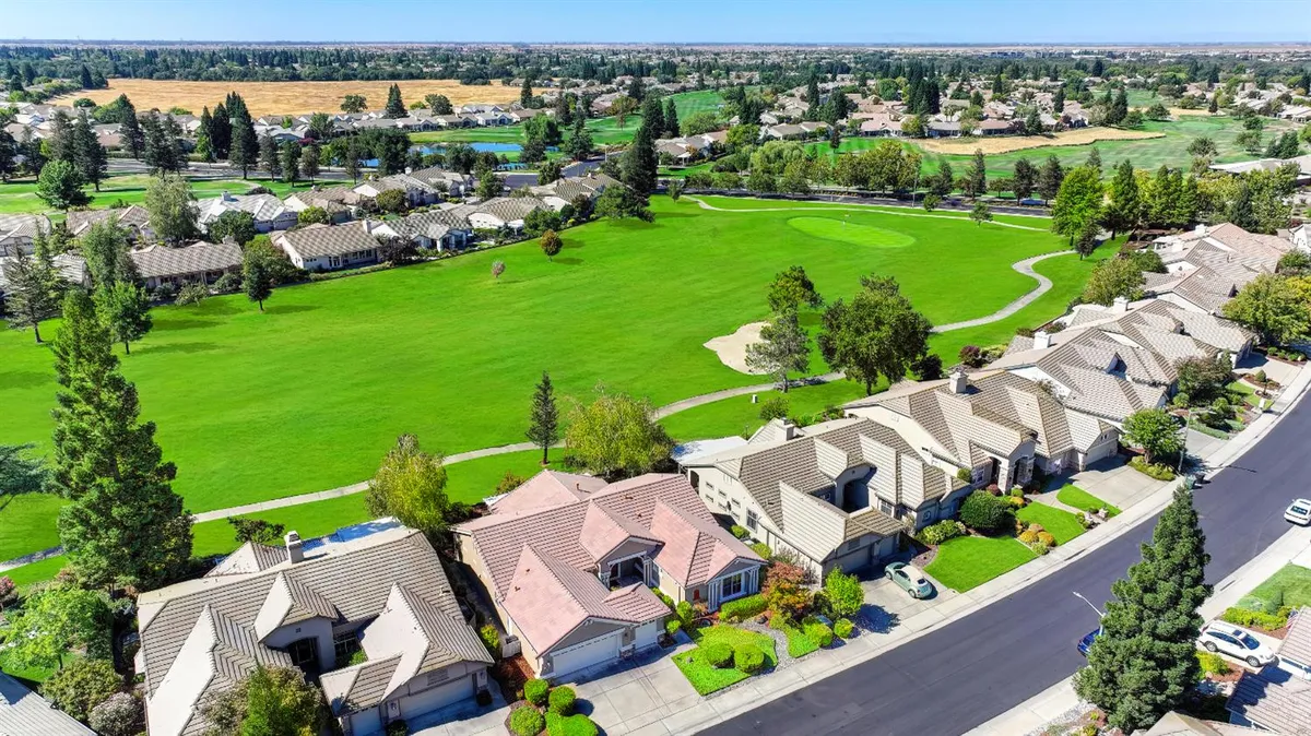 Property Slideshow image 1 of 39 | 6196 strawberry station loop, Roseville, CA, 95747