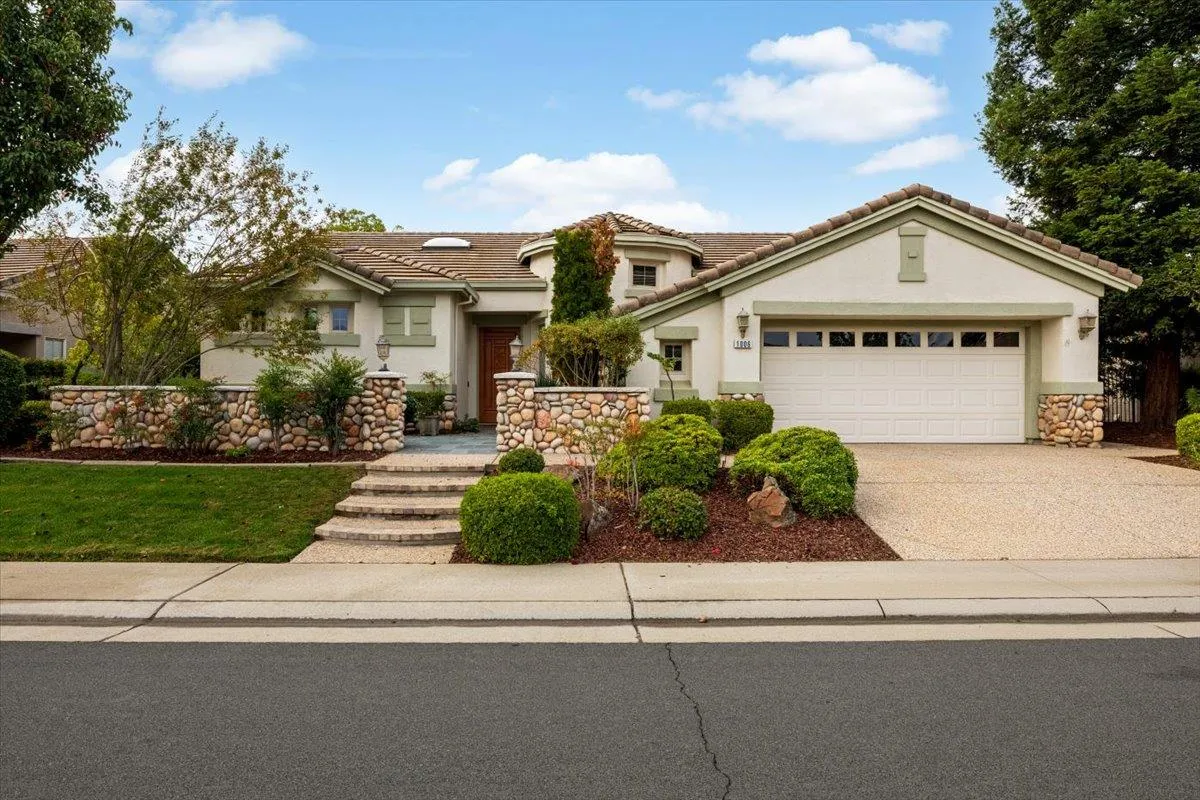 Property Slideshow image 1 of 43 | 1006 fairway valley ln, Lincoln, CA, 95648