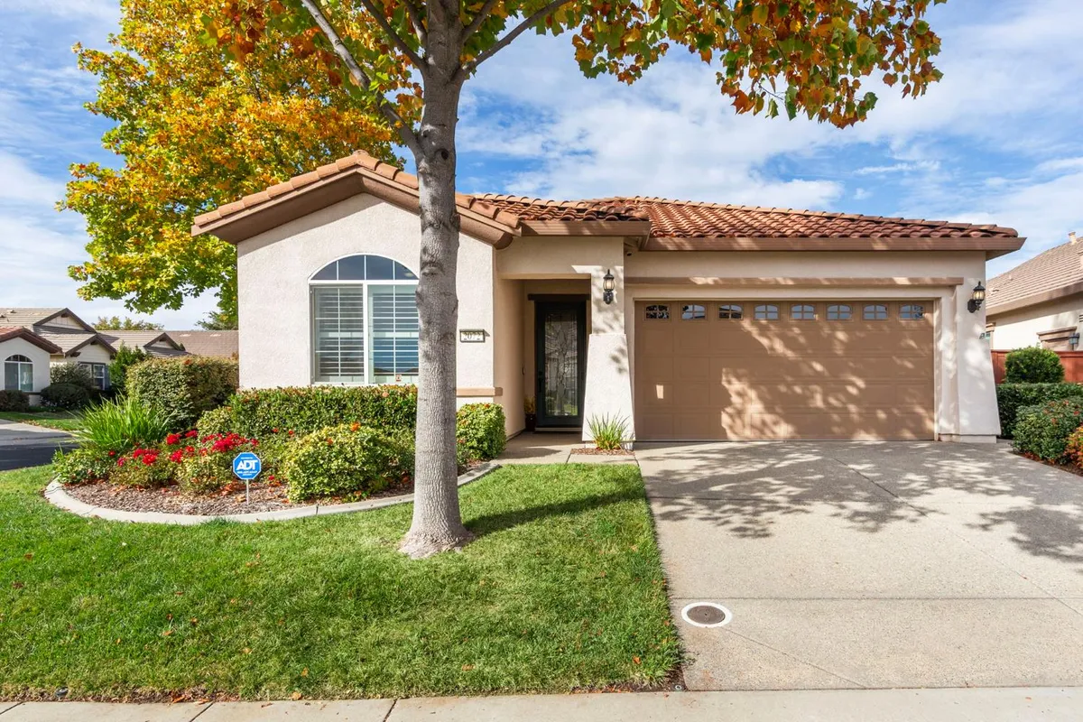 Property Slideshow image 1 of 68 | 2072 brixham dr, Roseville, CA, 95747