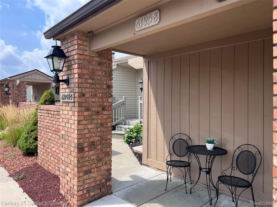 Property Slideshow image 1 of 46 | 61958 ticonderoga dr, South Lyon, MI, 48178