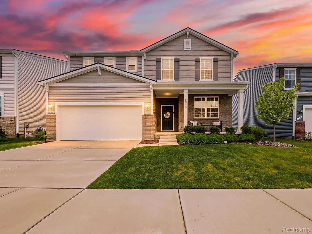Property Slideshow image 1 of 32 | 6040 fieldstone cir, South Lyon, MI, 48178