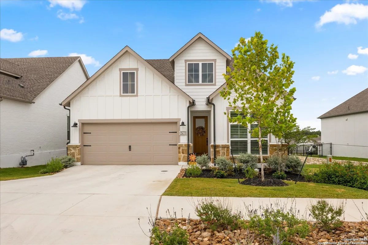 Property Slideshow image 1 of 37 | 241 sentido, Boerne, TX, 78006