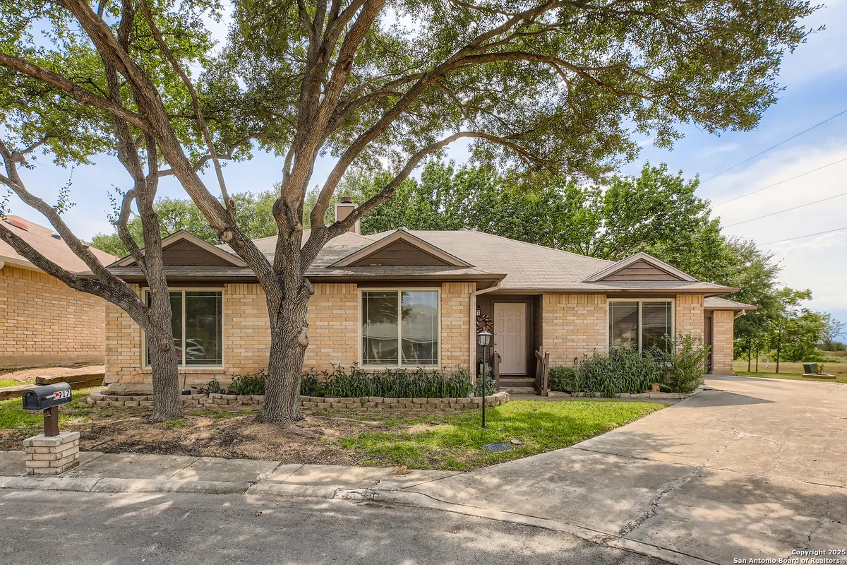 Property Slideshow image 1 of 29 | 3917 pecan ct, Schertz, TX, 78108