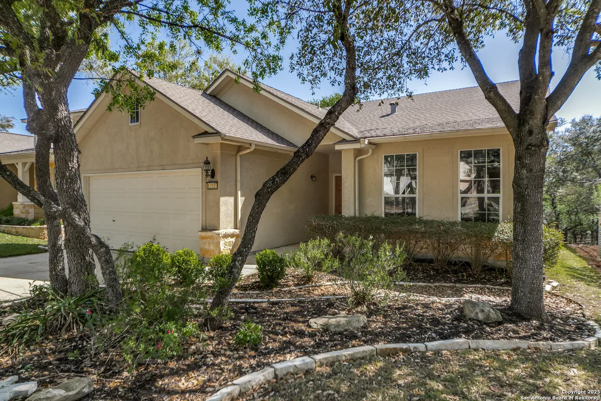 Property Slideshow image 1 of 33 | 12527 cascade hls, San Antonio, TX, 78253