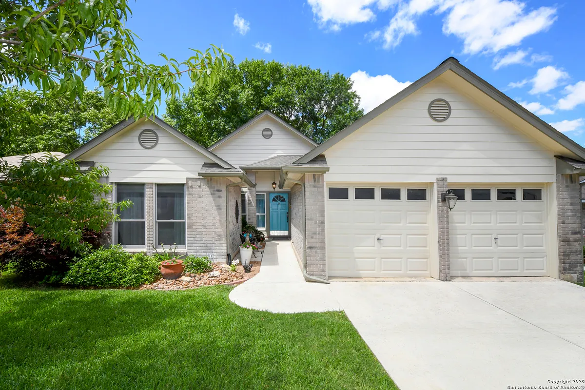 Property Slideshow image 1 of 27 | 3825 overlook dr, Schertz, TX, 78108