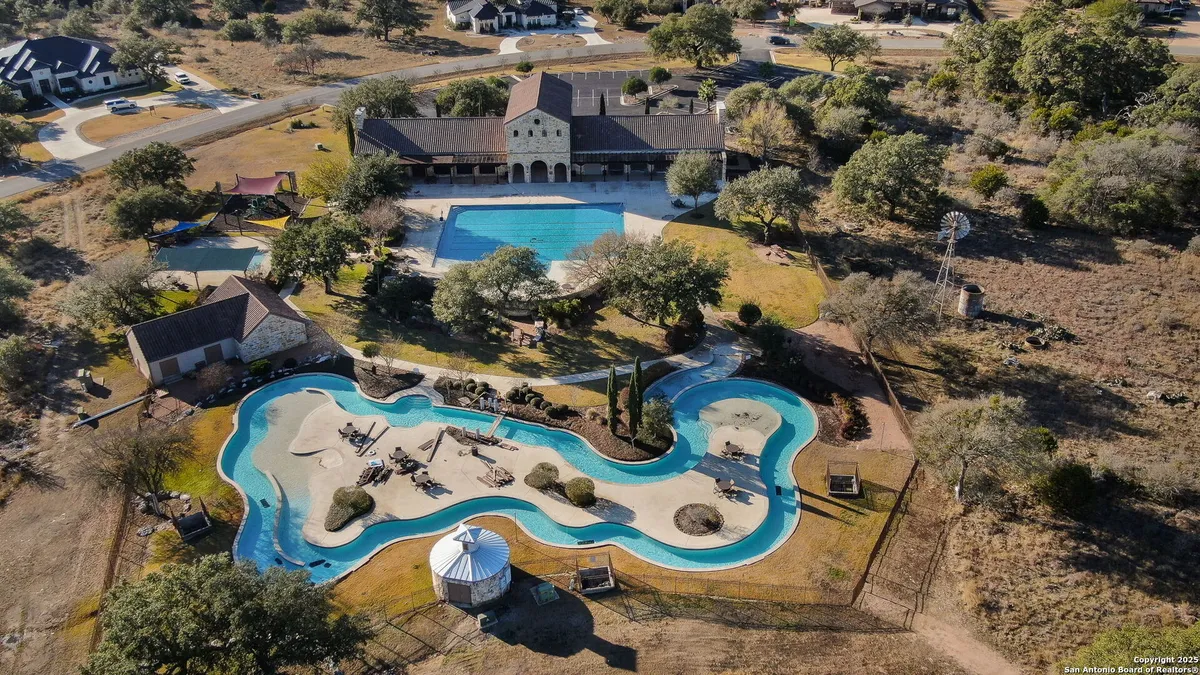 Property Slideshow image 1 of 44 | 641 vale ct, New Braunfels, TX, 78132