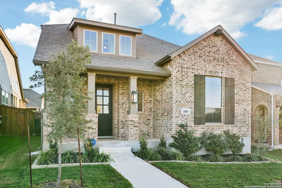 Property Slideshow image 1 of 51 | 1855 tornillo trl, New Braunfels, TX, 78132