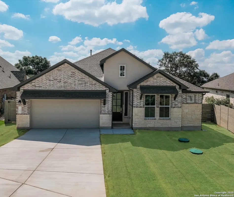 Property Slideshow image 1 of 36 | 585 vale ct, New Braunfels, TX, 78132