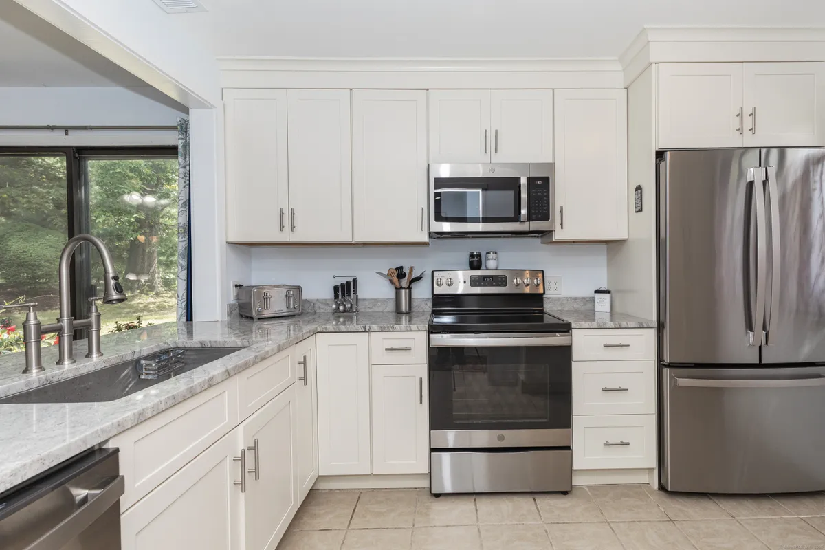 Property Slideshow image 1 of 38 | 825 heritage vlg b, Southbury, CT, 06488