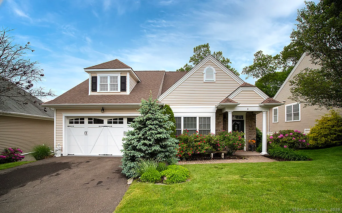Property Slideshow image 1 of 39 | 3 timberland way # 3, Beacon Falls, CT, 06403