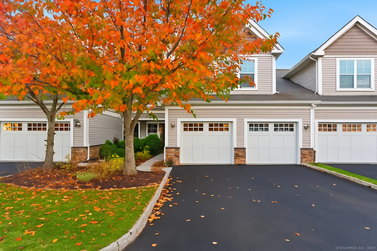 Property Slideshow image 1 of 36 | 17 briar ridge dr # 17, Bethel, CT, 06801