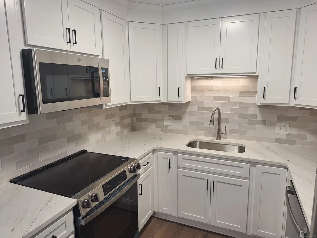 Property Slideshow image 1 of 1 | 761 heritage vlg d, Southbury, CT, 06488
